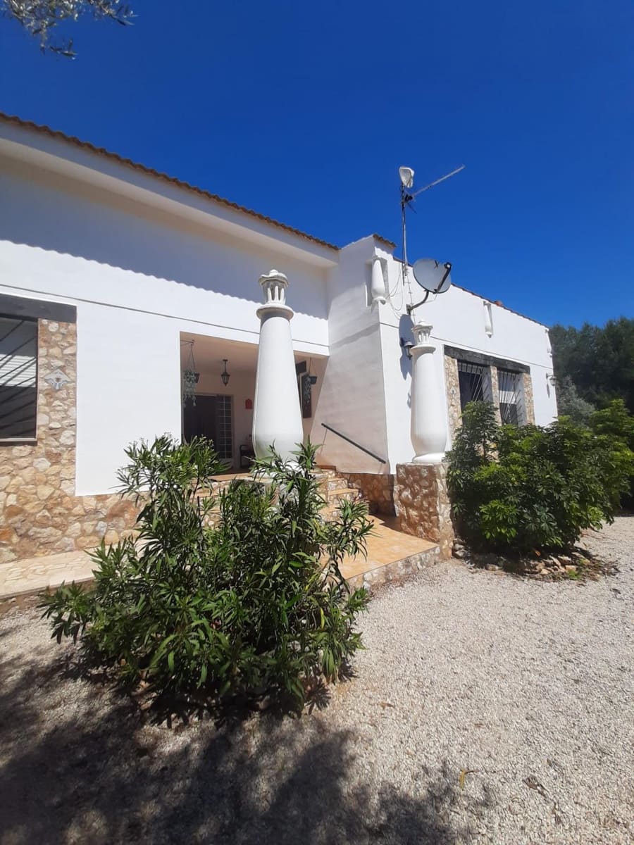 4 slaapkamer Villa te koop in Sant Jordi met zwembad garage - € 399.000 (Ref: 9634506)