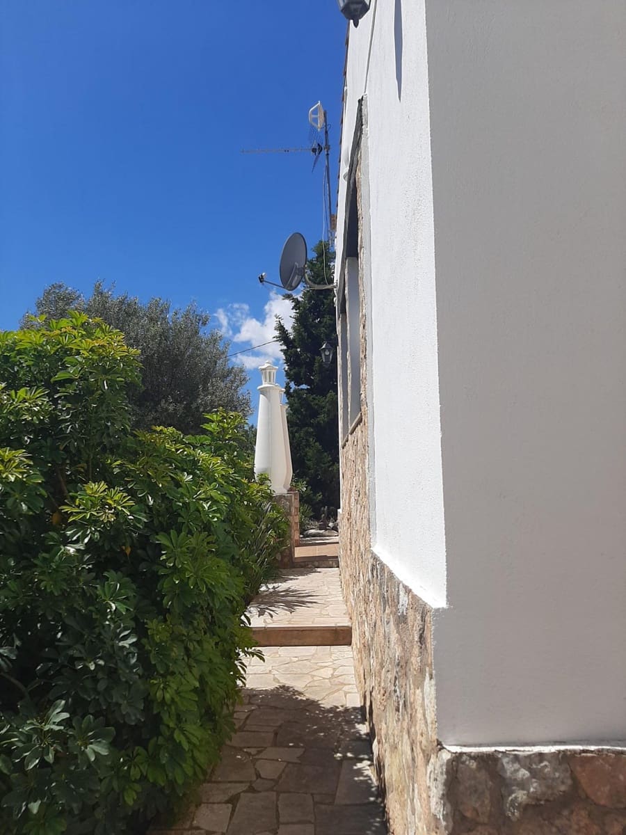 4 slaapkamer Villa te koop in Sant Jordi met zwembad garage - € 399.000 (Ref: 9634506)