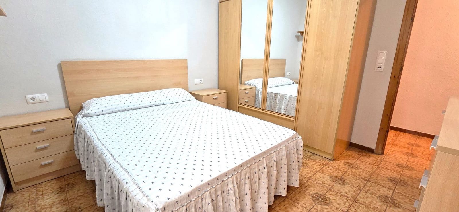4 bedroom Flat for sale in Vinaros with garage - € 240,000 (Ref: 9670889)