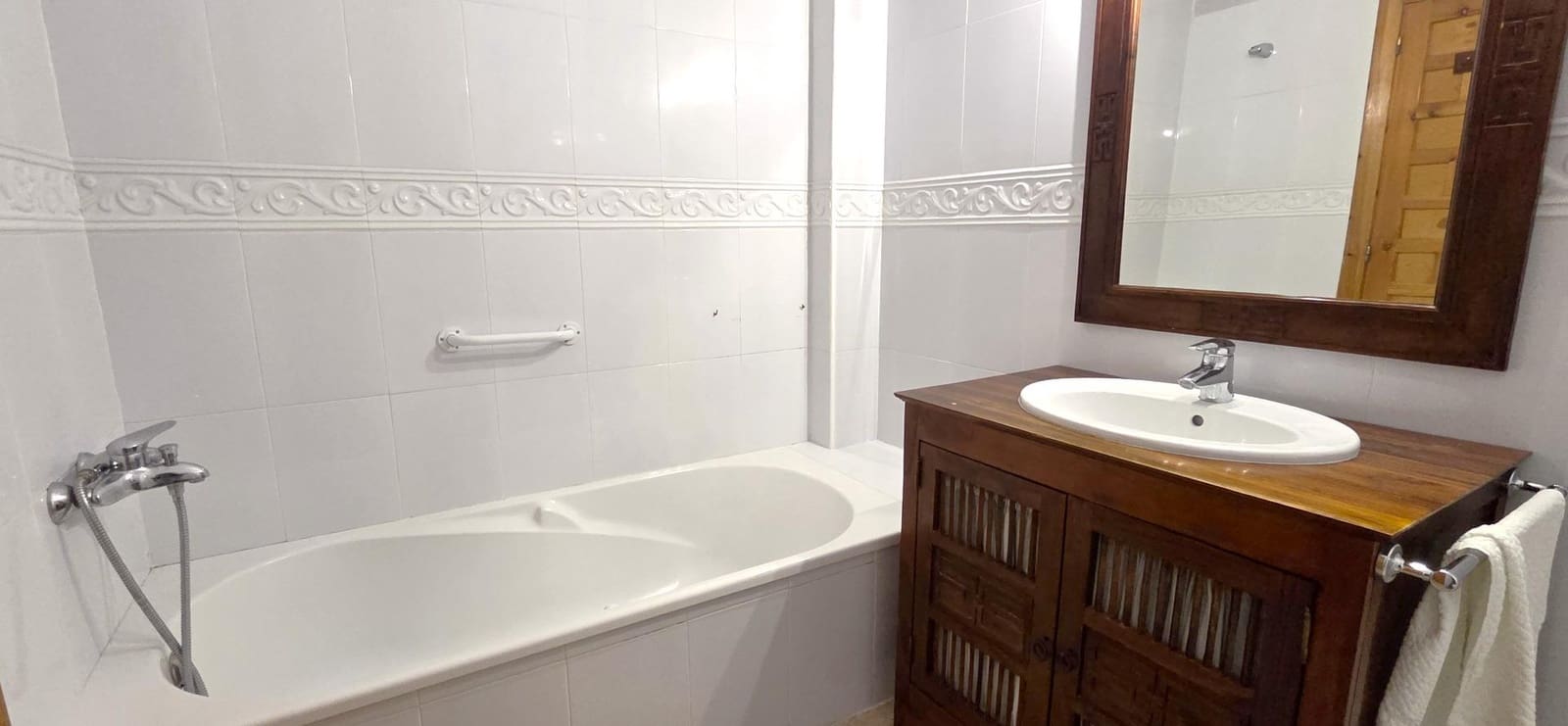 4 bedroom Flat for sale in Vinaros with garage - € 240,000 (Ref: 9670889)