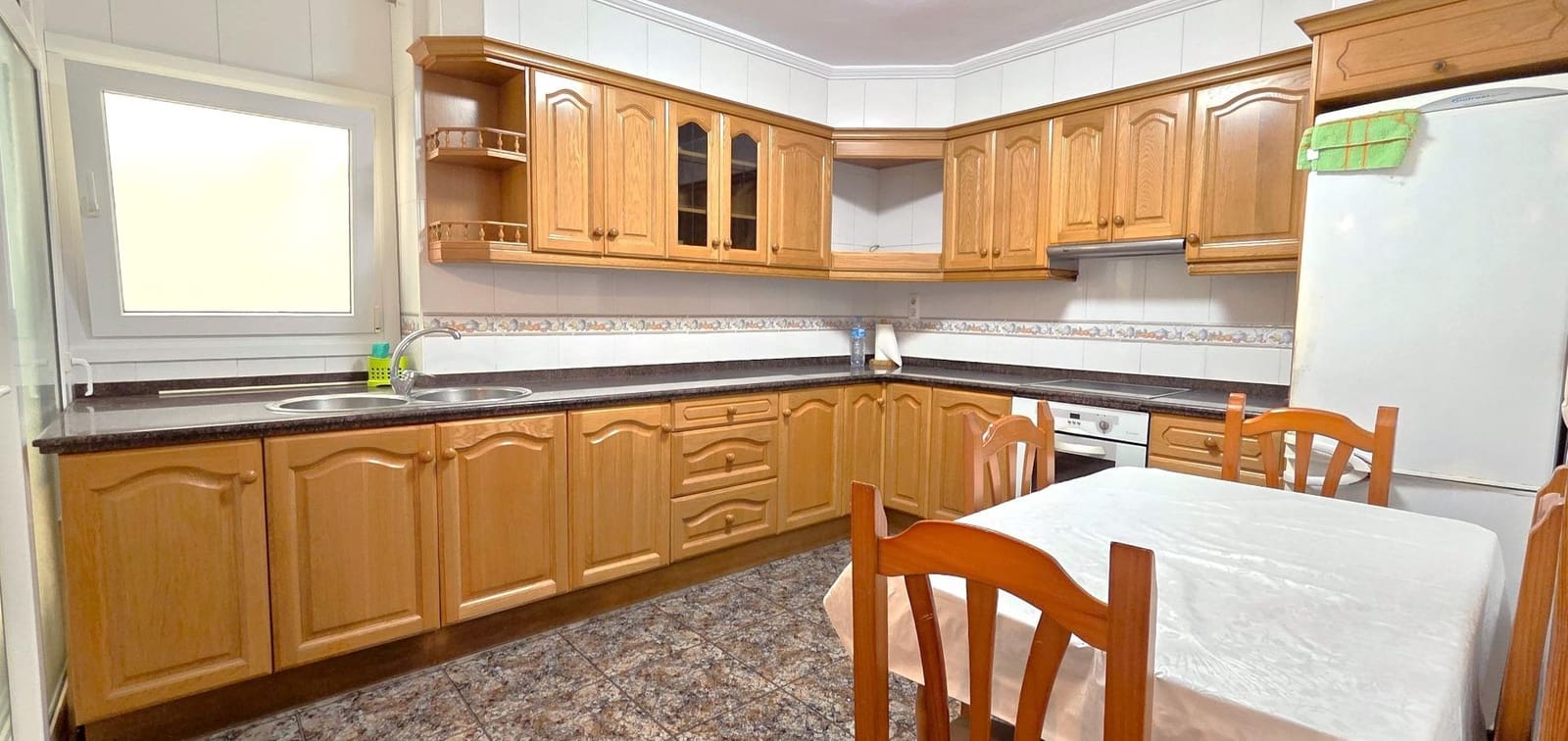 4 bedroom Flat for sale in Vinaros with garage - € 240,000 (Ref: 9670889)