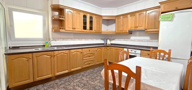 4 slaapkamer Flat te koop in Vinaròs - € 240.000 (Ref: 9670889)