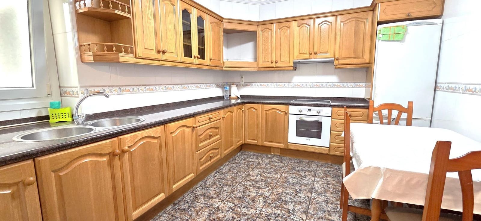 4 bedroom Flat for sale in Vinaros with garage - € 240,000 (Ref: 9670889)
