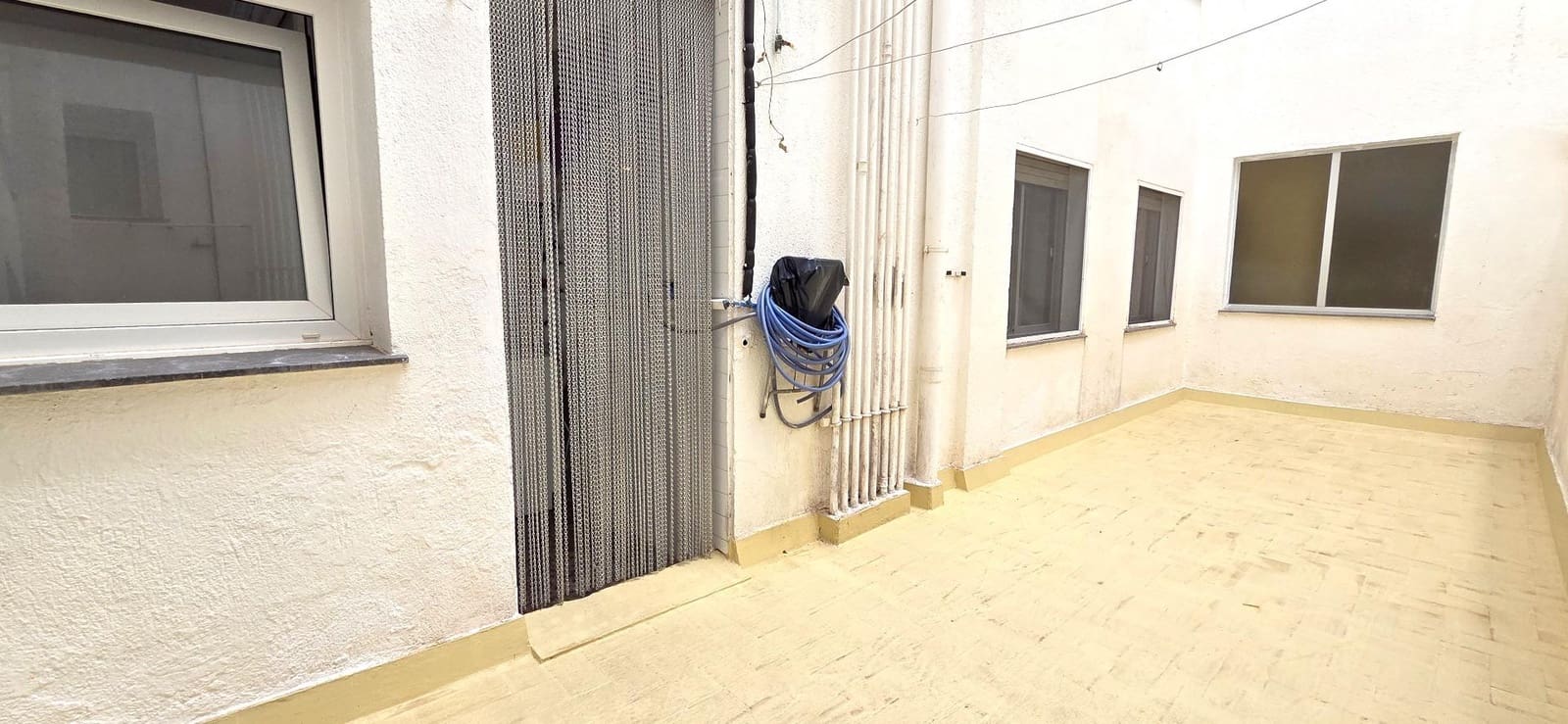 4 bedroom Flat for sale in Vinaros with garage - € 240,000 (Ref: 9670889)