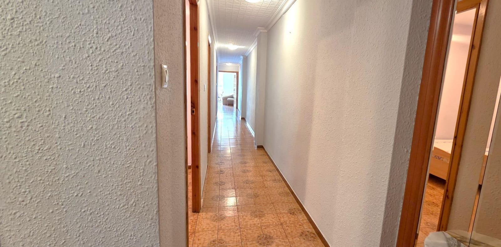 4 bedroom Flat for sale in Vinaros with garage - € 240,000 (Ref: 9670889)