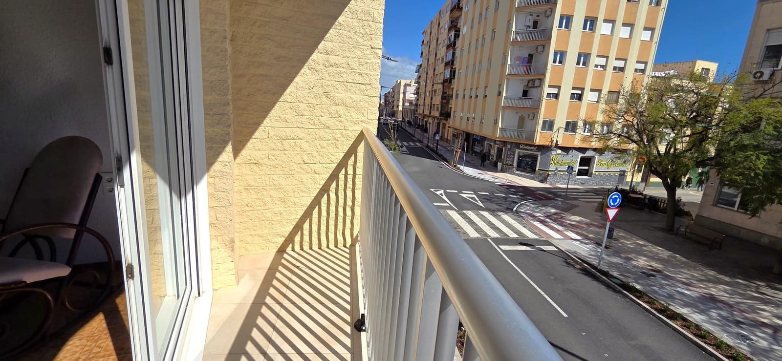 4 bedroom Flat for sale in Vinaros with garage - € 240,000 (Ref: 9670889)