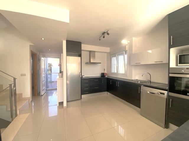 4 makuuhuone Huvila myytävänä paikassa Vinaròs mukana uima-altaan 
autotalli - 499 999 € (Ref: 9702107)