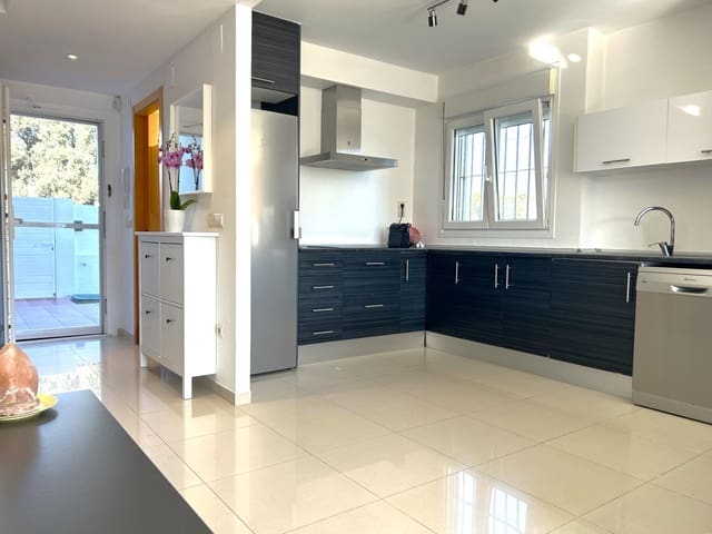 4 soveværelse Villa til salg i Vinaròs med swimmingpool garage - € 499.000 (Ref: 9702107)