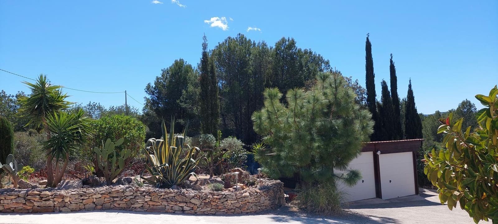 4 bedroom Villa for sale in Calig with pool garage - € 525,000 (Ref: 9741879)