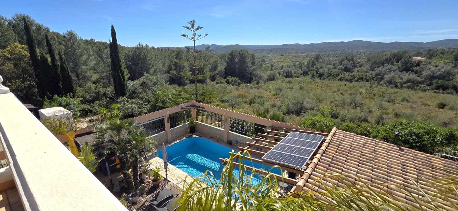 4 bedroom Villa for sale in Calig with pool garage - € 525,000 (Ref: 9741879)
