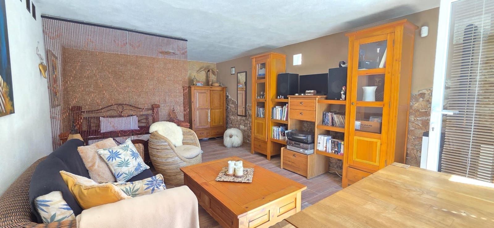 4 bedroom Villa for sale in Calig with pool garage - € 525,000 (Ref: 9741879)