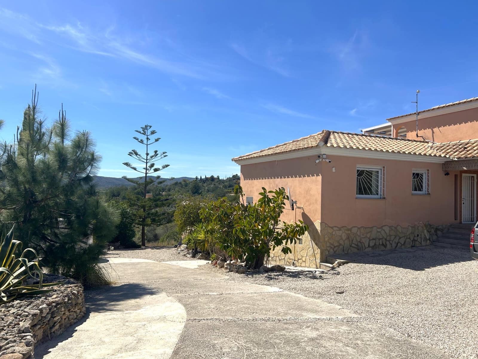 4 bedroom Villa for sale in Calig with pool garage - € 525,000 (Ref: 9741879)