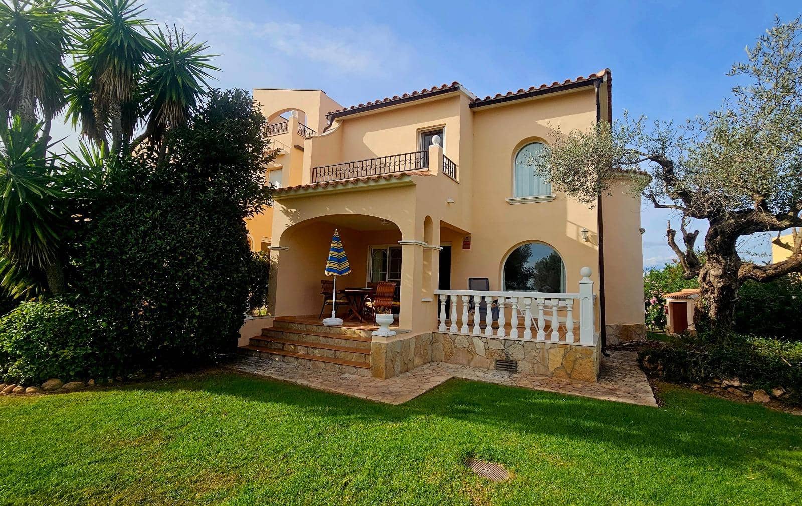 Adosado de 2 habitaciones en Sant Jordi en venta con piscina - 219.000 € (Ref: 9741880)