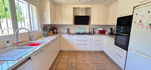 3 sypialnia Willa na sprzedaż w Vinaròs z basenem garażem - 350 000 € (Ref: 9799452)