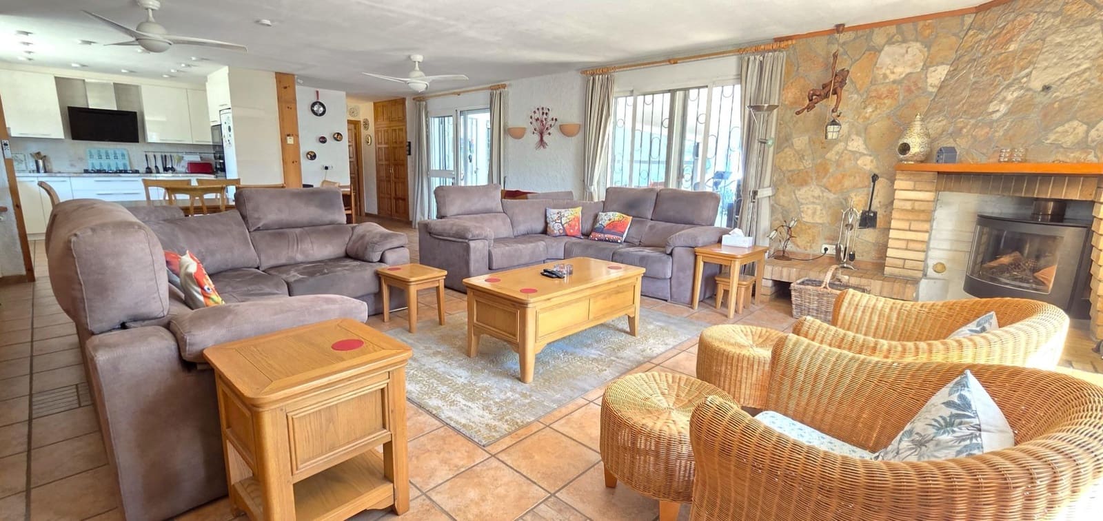 Chalet de 3 habitaciones en Vinaròs en venta con piscina garaje - 350.000 € (Ref: 9799452)