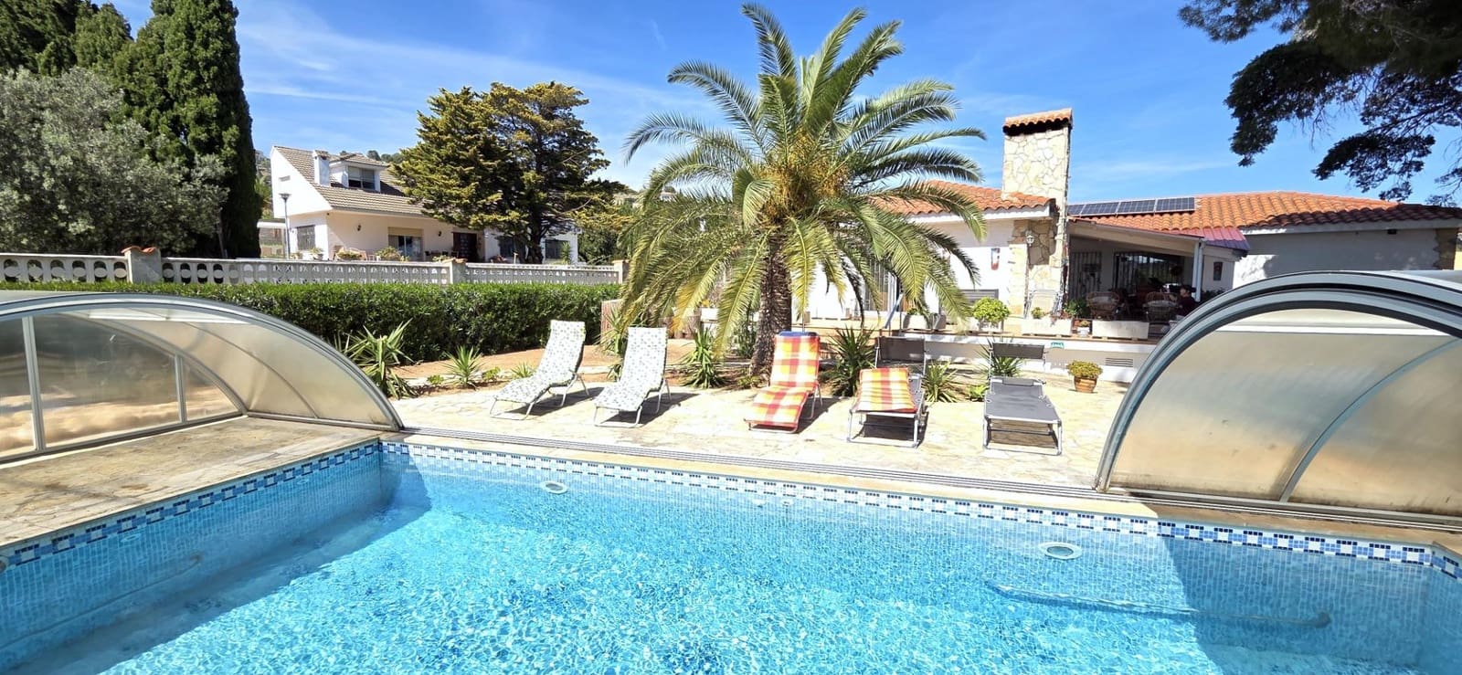 Chalet de 3 habitaciones en Vinaròs en venta con piscina garaje - 350.000 € (Ref: 9799452)