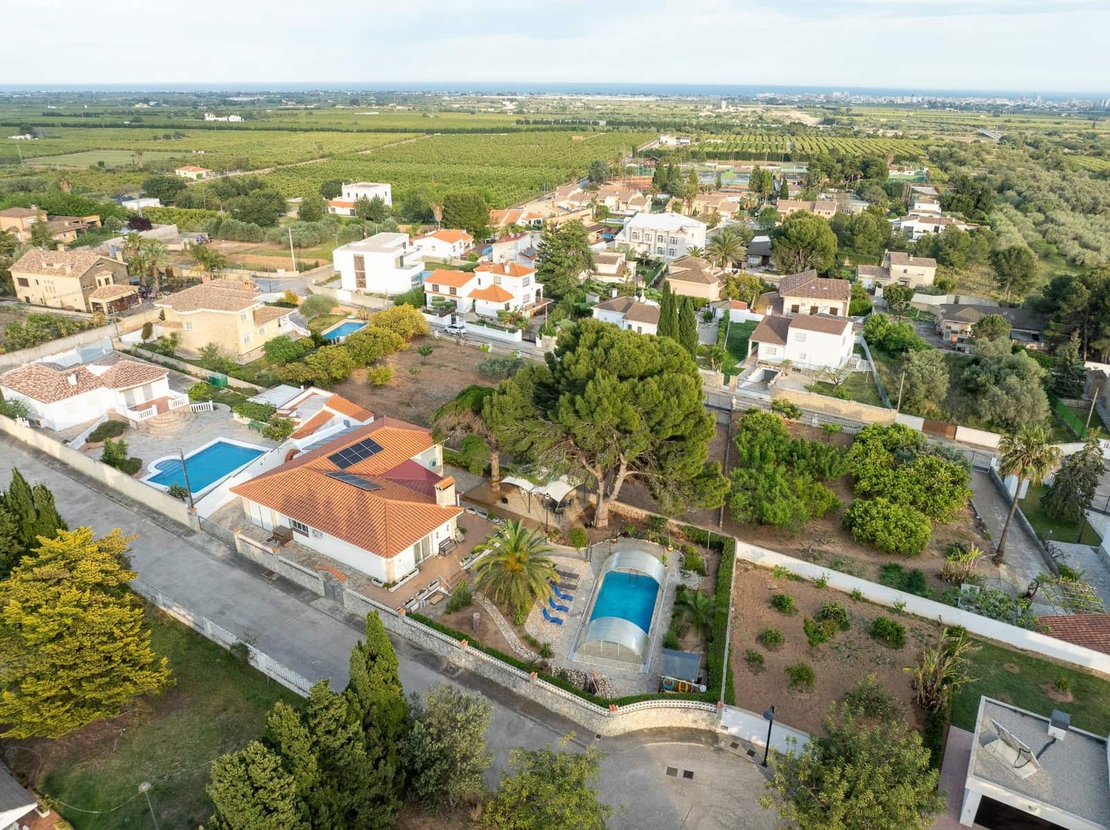 Chalet de 3 habitaciones en Vinaròs en venta con piscina garaje - 350.000 € (Ref: 9799452)