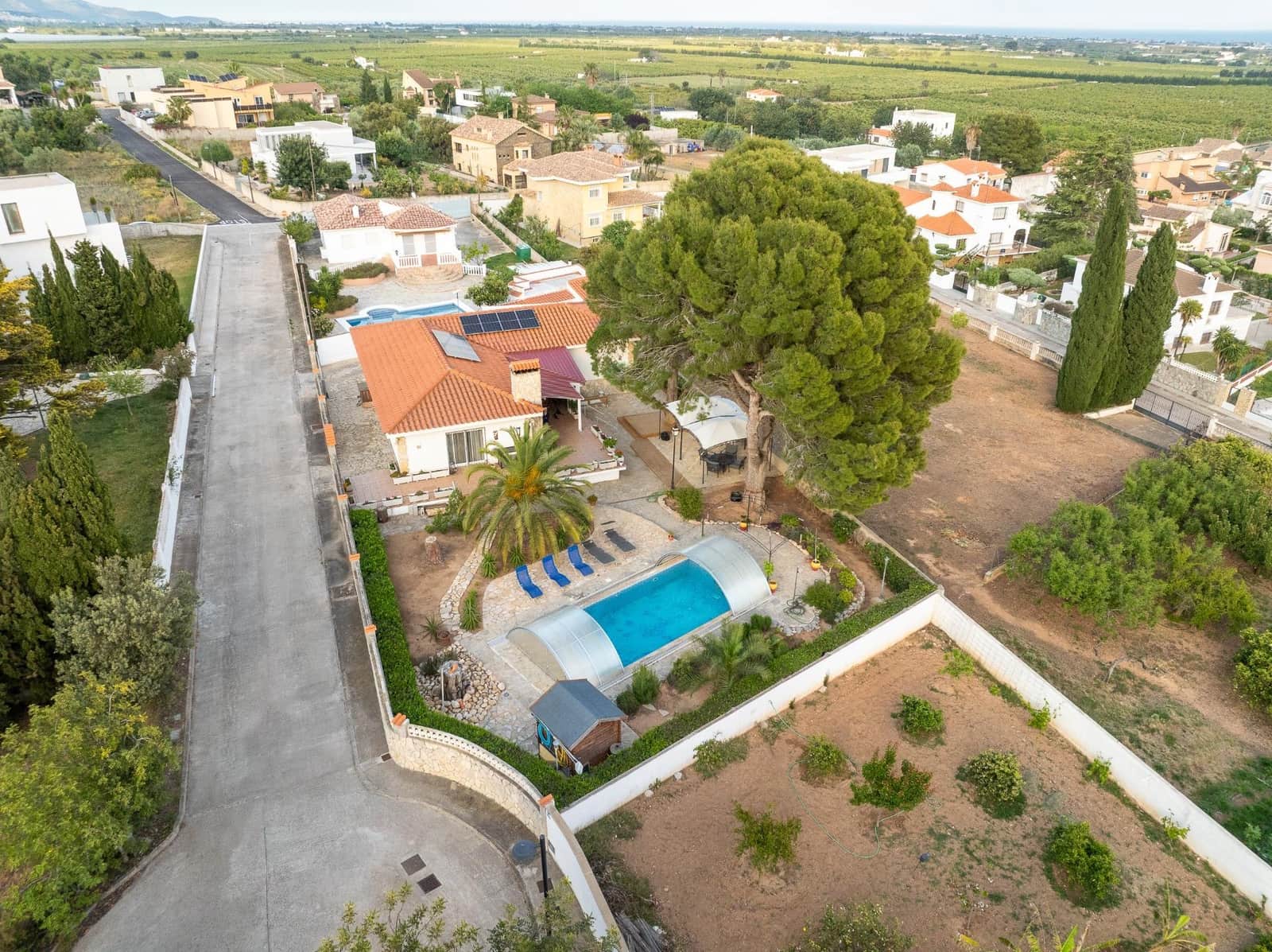 Chalet de 3 habitaciones en Vinaròs en venta con piscina garaje - 350.000 € (Ref: 9799452)