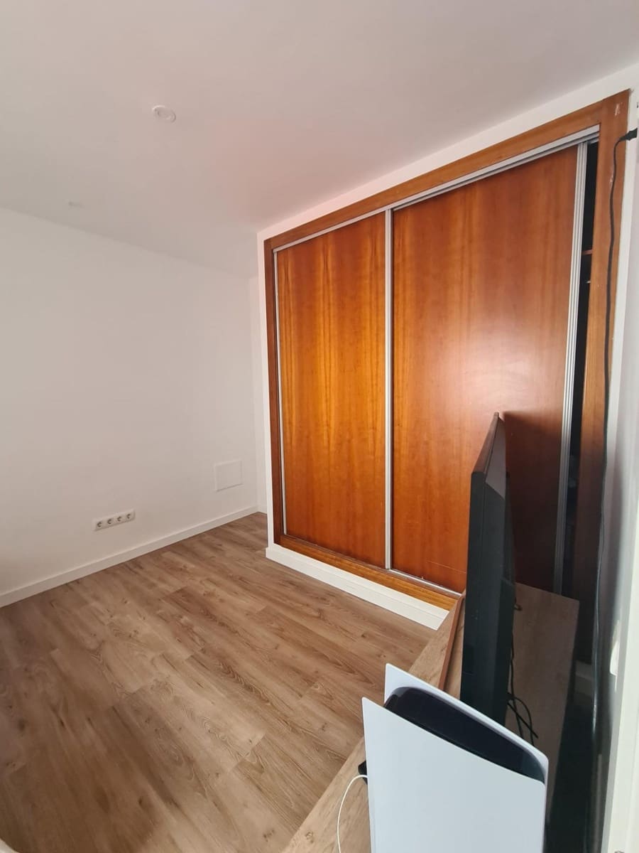 4 bedroom Villa for sale in Vinaros with garage - € 365,000 (Ref: 9894068)