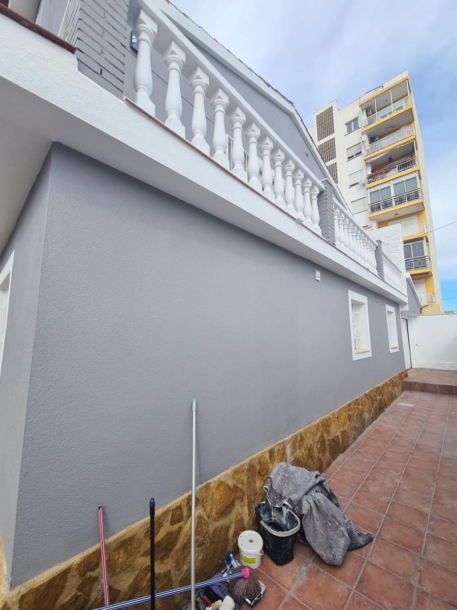 4 bedroom Villa for sale in Vinaros with garage - € 365,000 (Ref: 9894068)