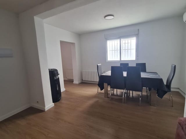 Chalet de 4 habitaciones en Vinaròs en venta con garaje - 365.000 € (Ref: 9894068)