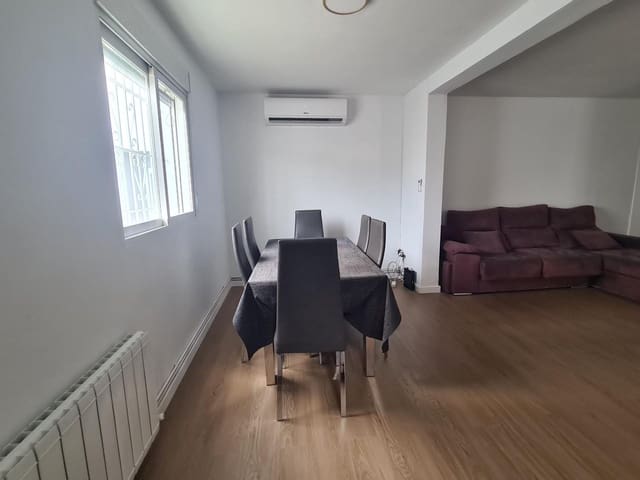 Chalet de 4 habitaciones en Vinaròs en venta con garaje - 365.000 € (Ref: 9894068)
