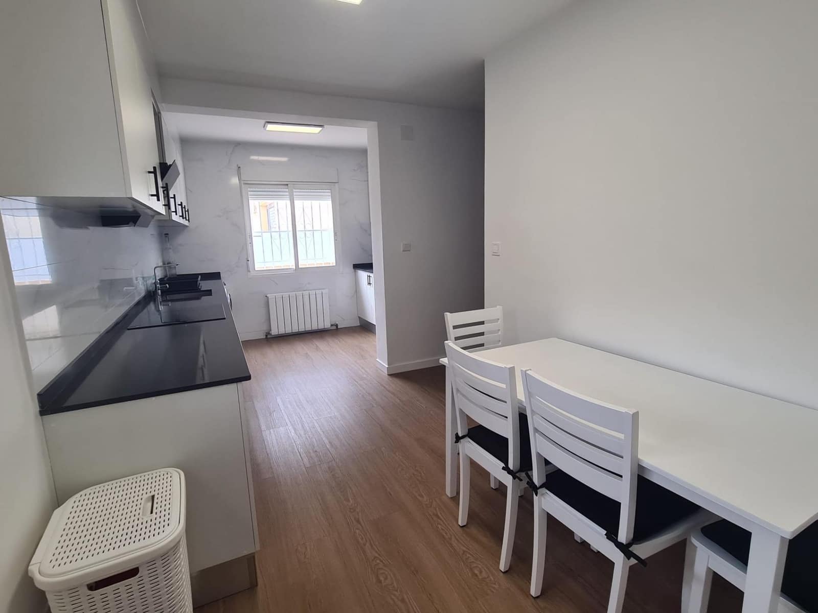 4 bedroom Villa for sale in Vinaros with garage - € 365,000 (Ref: 9894068)