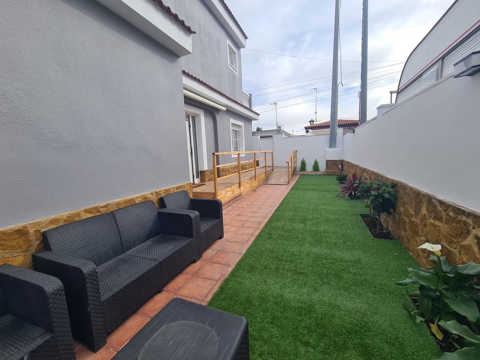 4 bedroom Villa for sale in Vinaros with garage - € 365,000 (Ref: 9894068)