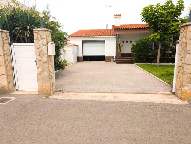 3 slaapkamer Villa te koop in Vinaròs met garage - € 399.000 (Ref: 9913336)