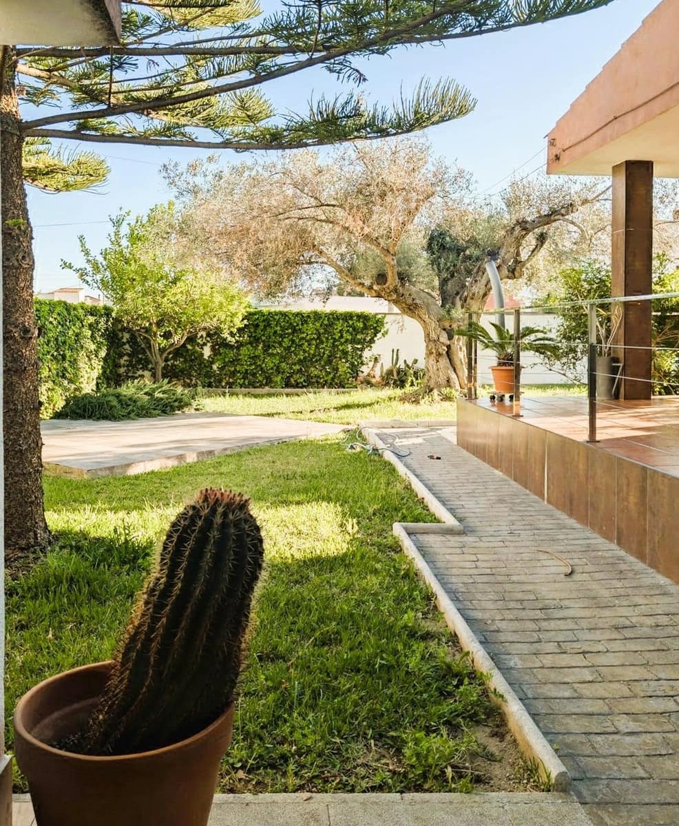 Chalet de 3 habitaciones en Vinaròs en venta con garaje - 399.000 € (Ref: 9913336)