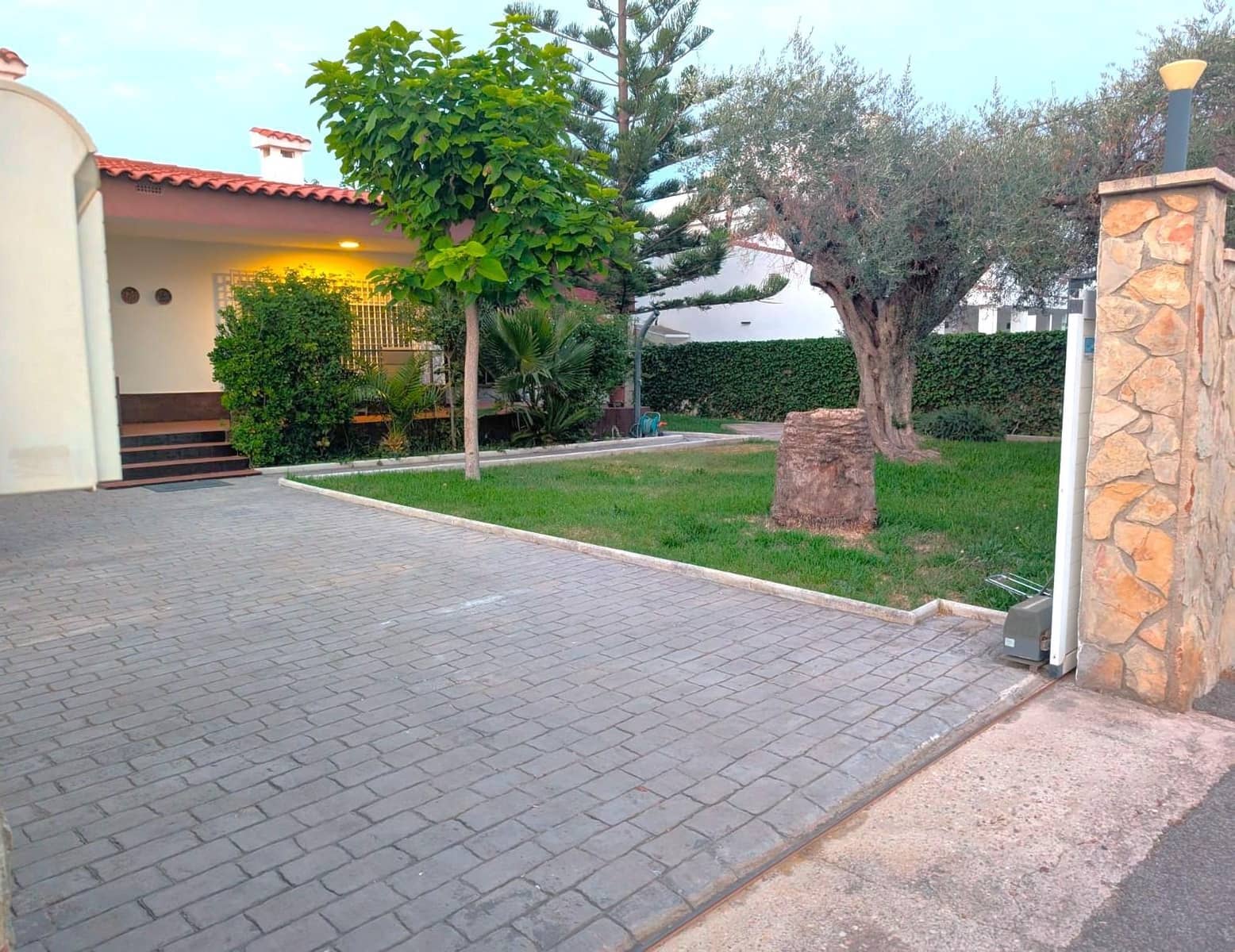 Chalet de 3 habitaciones en Vinaròs en venta con garaje - 399.000 € (Ref: 9913336)