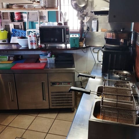 Restaurant/Bar til leje i Arguineguín, Mogán med garage - € 400 (Ref: 10175558)