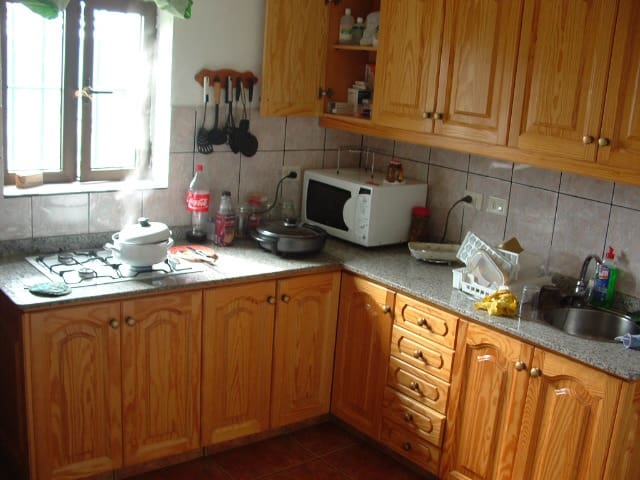 4 slaapkamer Finca/Landhuis te koop in San Bartolome de Tirajana met garage - € 220.000 (Ref: 9298846)