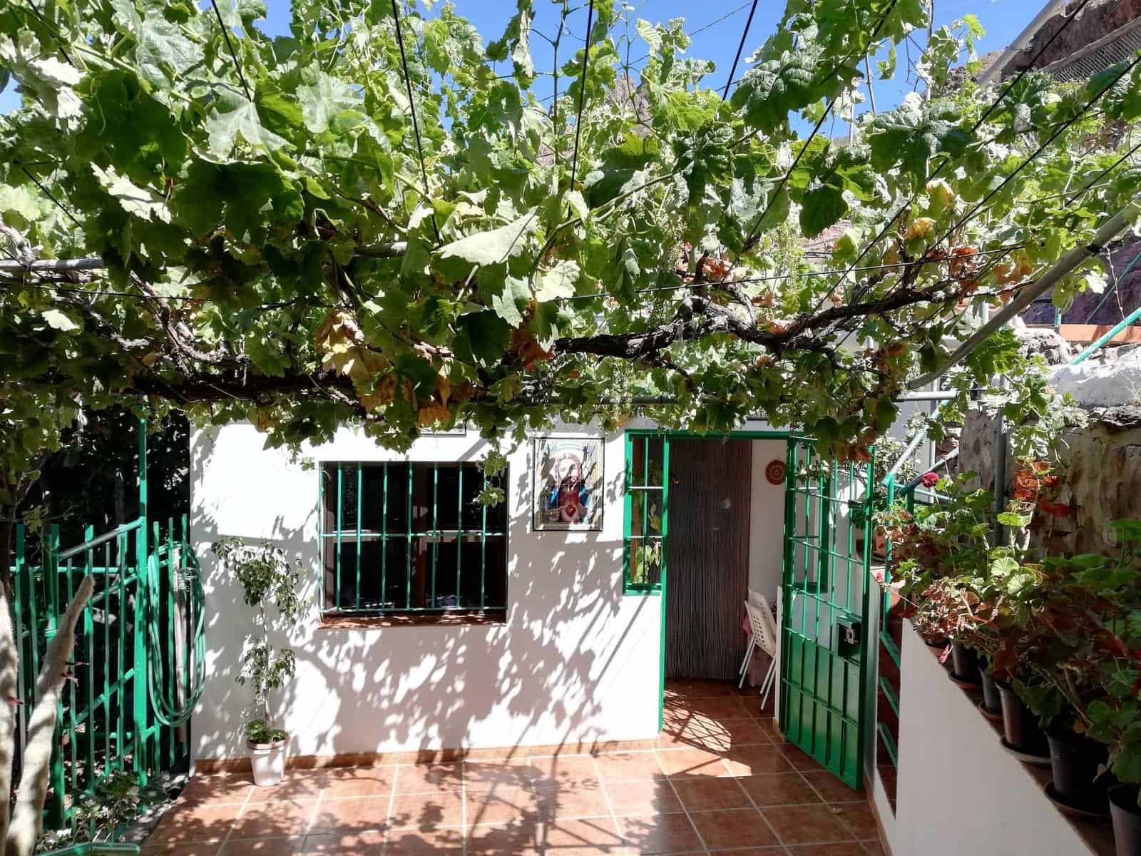4 slaapkamer Finca/Landhuis te koop in San Bartolome de Tirajana met garage - € 220.000 (Ref: 9298846)