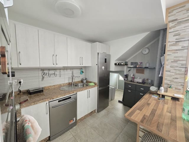 3 soveværelse Semi-Rækkehus til salg i El Tablero, San Bartolomé de Tirajana med garage - € 390.000 (Ref: 9386664)