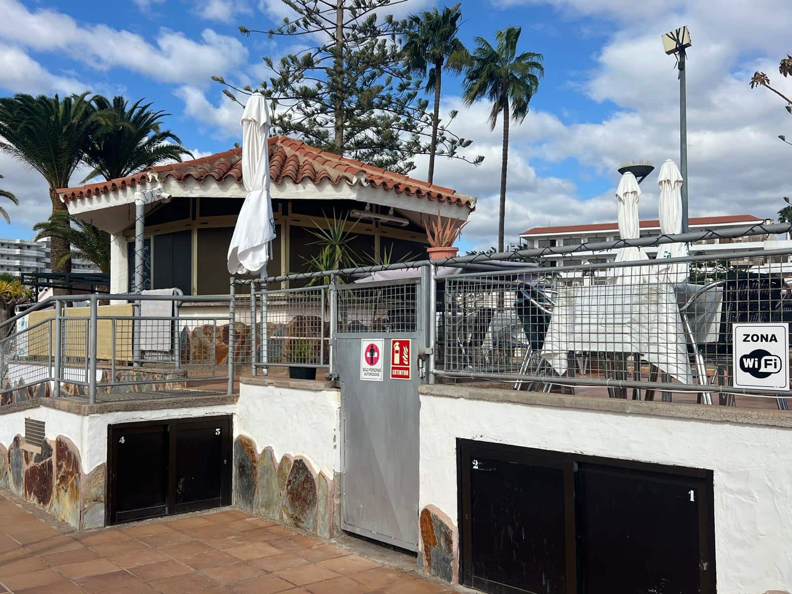 4 soveværelse Bungalow til salg i Playa del Ingles med swimmingpool garage - € 580.000 (Ref: 9528463)