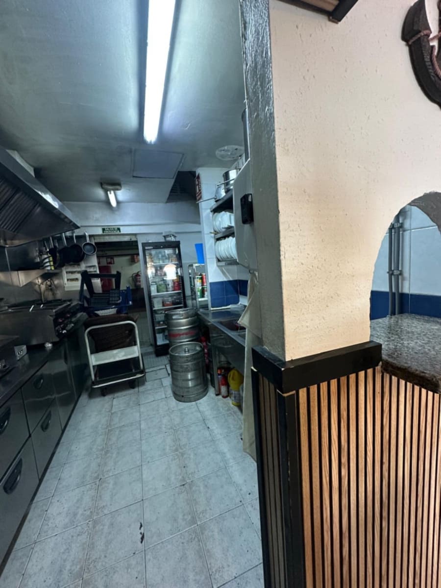 Restaurant/bar te koop in Amadores met garage - € 125.000 (Ref: 9623183)