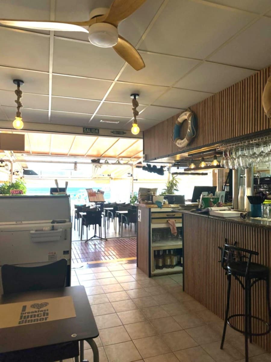 Restaurant/bar te koop in Amadores met garage - € 125.000 (Ref: 9623183)