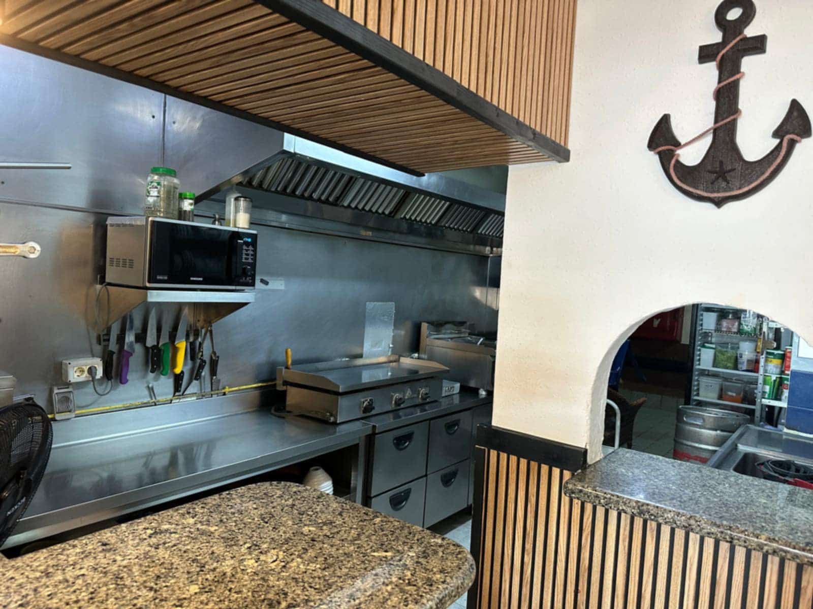 Restaurant/bar te koop in Amadores met garage - € 125.000 (Ref: 9623183)