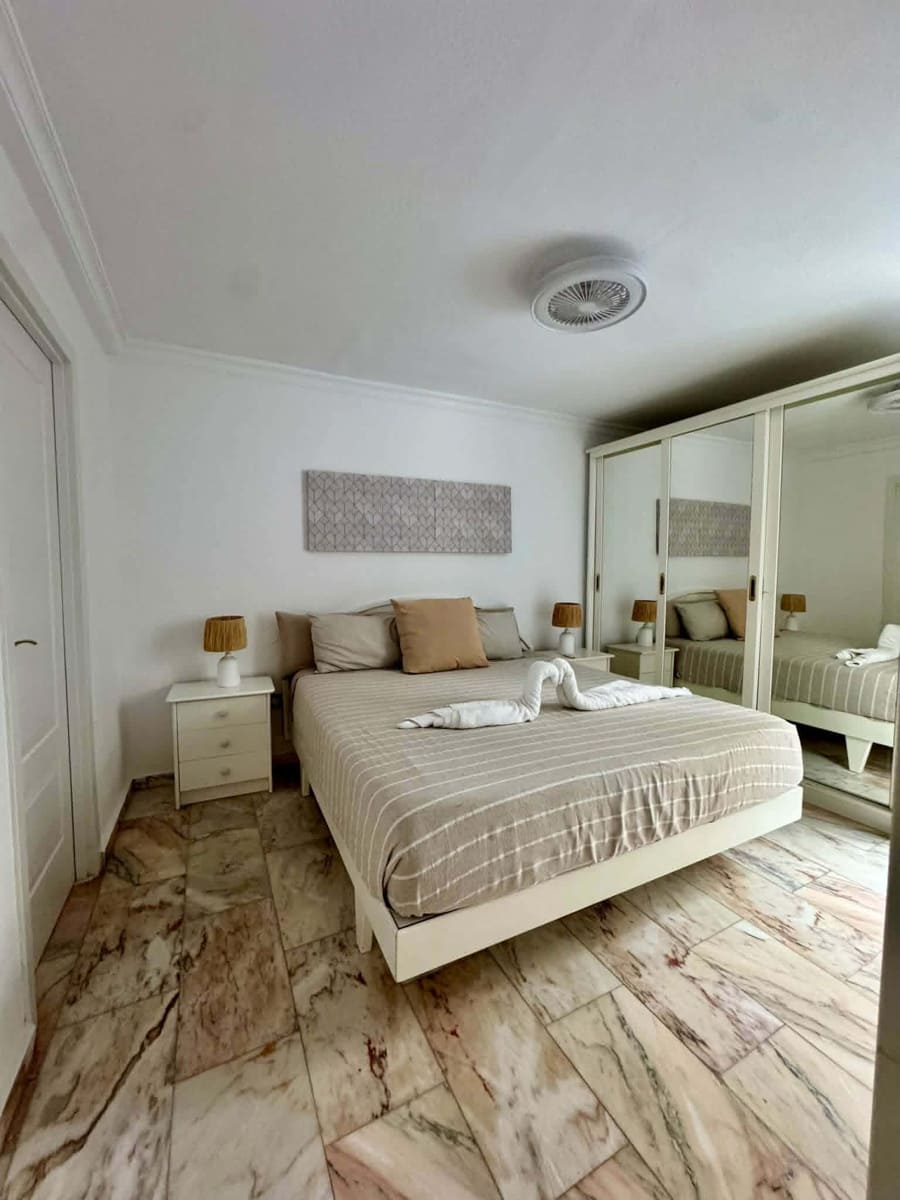 1 slaapkamer Appartement te koop in Patalavaca met zwembad garage - € 399.000 (Ref: 9967072)