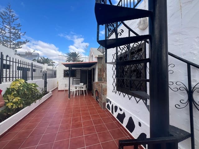4 chambre Bungalow à vendre à Playa del Inglés, San Bartolomé de Tirajana avec piscine garage - 565 000 € (Ref: 9967073)