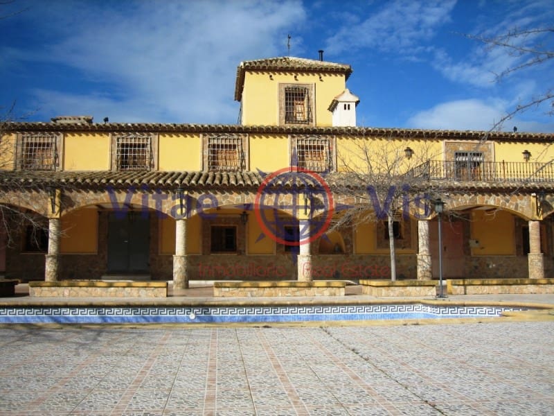 11 soveværelse Finca/Landehus til salg i Lorca med swimmingpool garage - € 500.000 (Ref: 9659234)