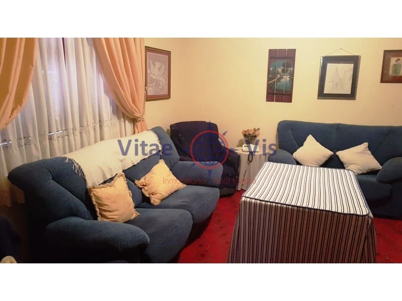 4 slaapkamer Villa te koop in Purias met garage - € 360.000 (Ref: 9666280)