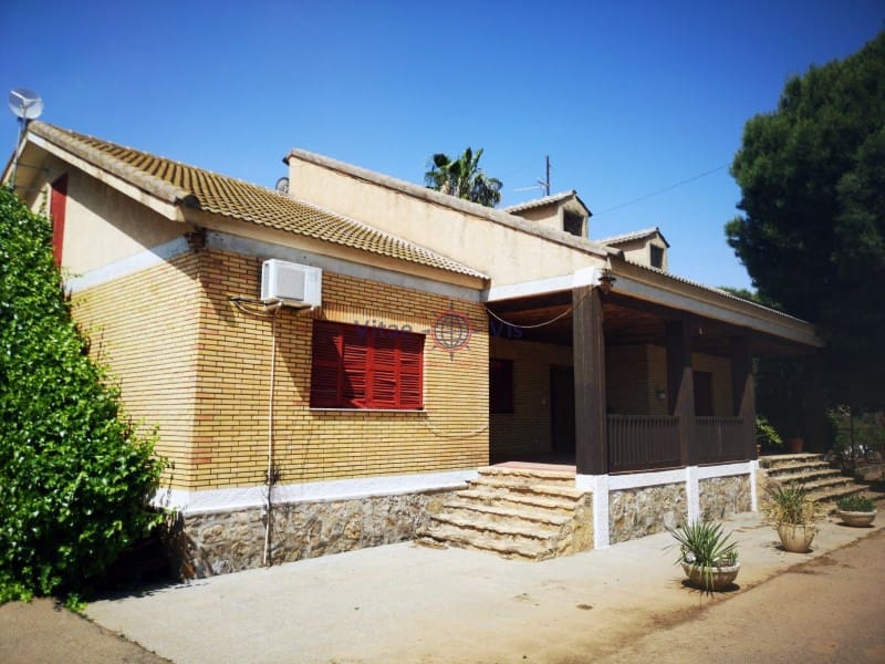 4 slaapkamer Villa te koop in Purias met garage - € 360.000 (Ref: 9666280)