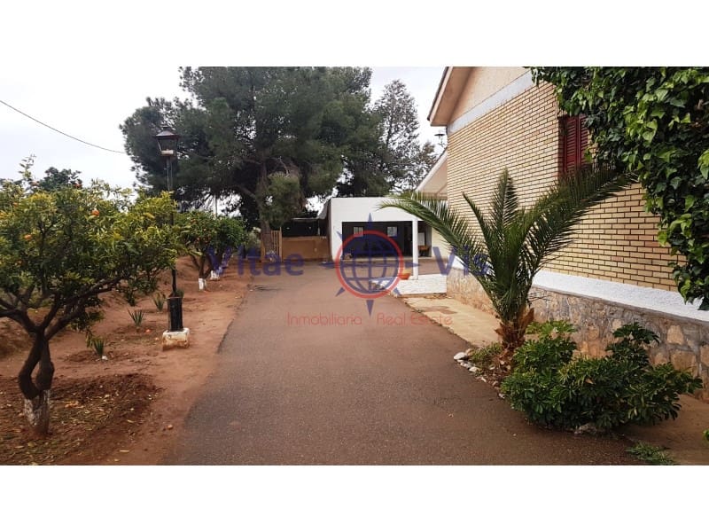 4 slaapkamer Villa te koop in Purias met garage - € 360.000 (Ref: 9666280)