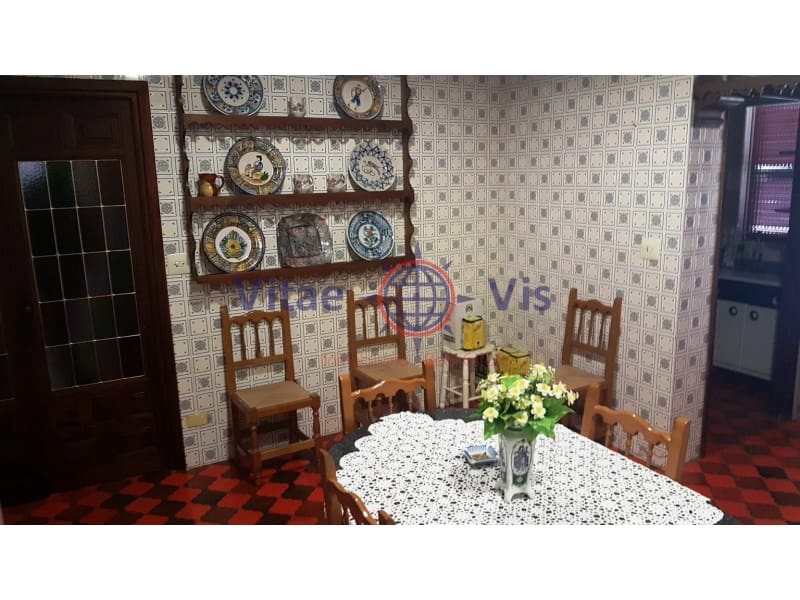 4 slaapkamer Villa te koop in Purias met garage - € 360.000 (Ref: 9666280)