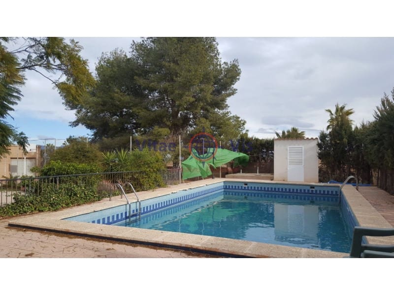 4 slaapkamer Villa te koop in Purias met garage - € 450.000 (Ref: 9666282)