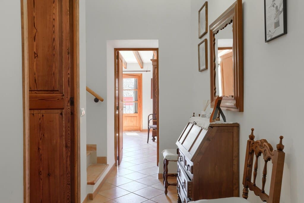 4 bedroom Townhouse for sale in Pollensa / Pollenca - € 1,150,000 (Ref: 10017221)
