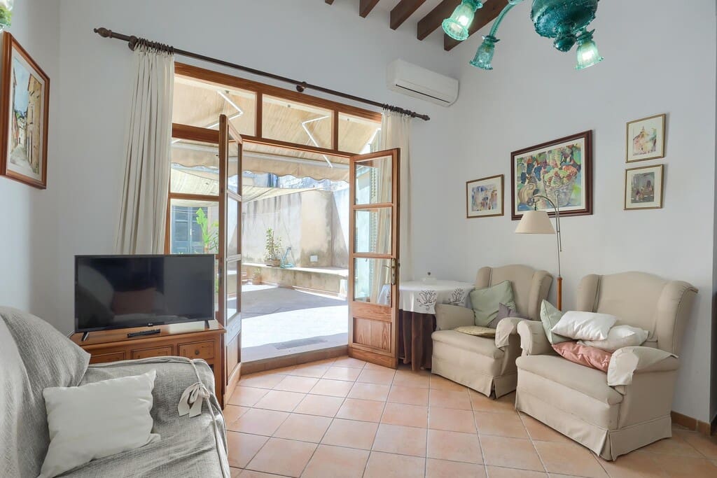4 bedroom Townhouse for sale in Pollensa / Pollenca - € 1,150,000 (Ref: 10017221)