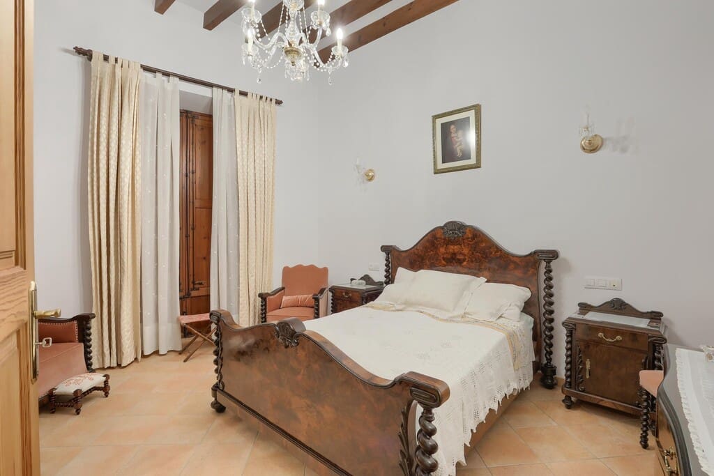 4 bedroom Townhouse for sale in Pollensa / Pollenca - € 1,150,000 (Ref: 10017221)